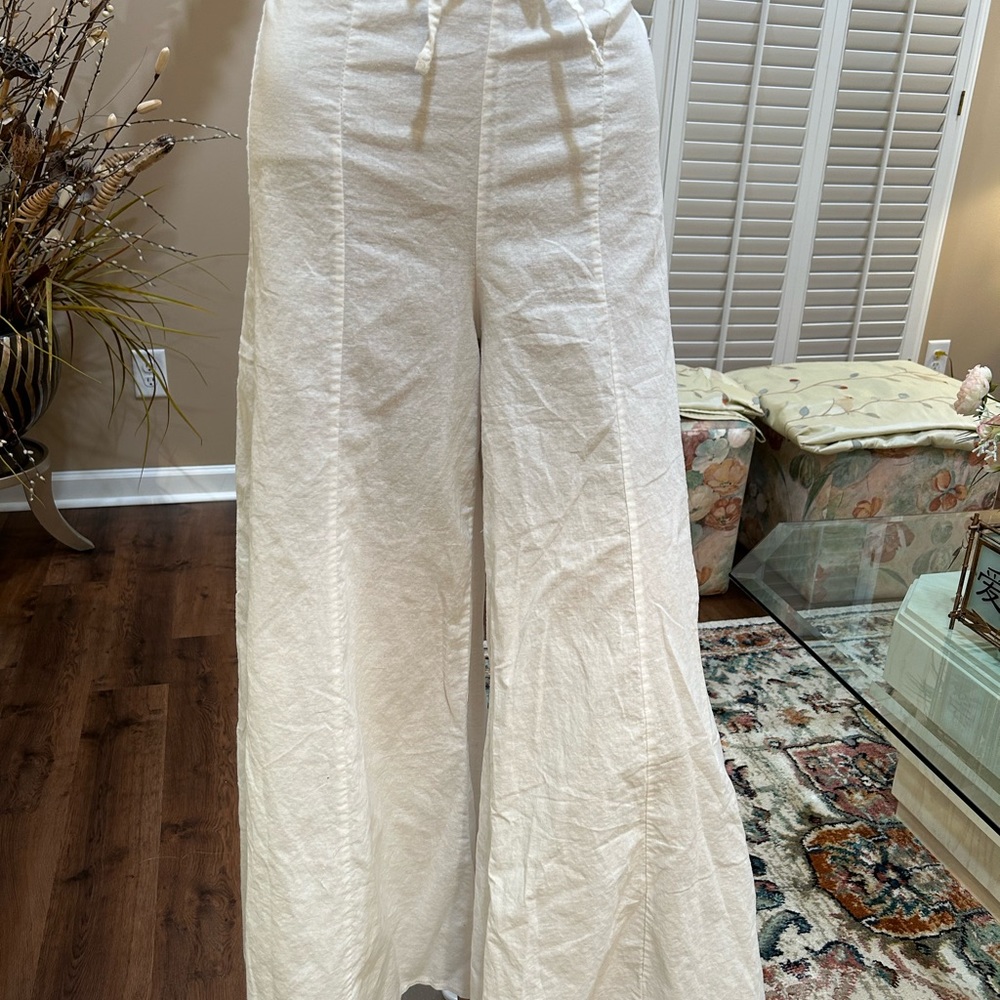 ECLECTIC, FUN & VINTAGE WIDE-LEGGED PANTS IN GREAT CONDITION